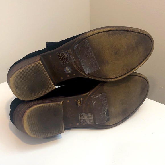 Lucky Brand perforated black suede slip-on booties 6.5 - Picture 4 of 6